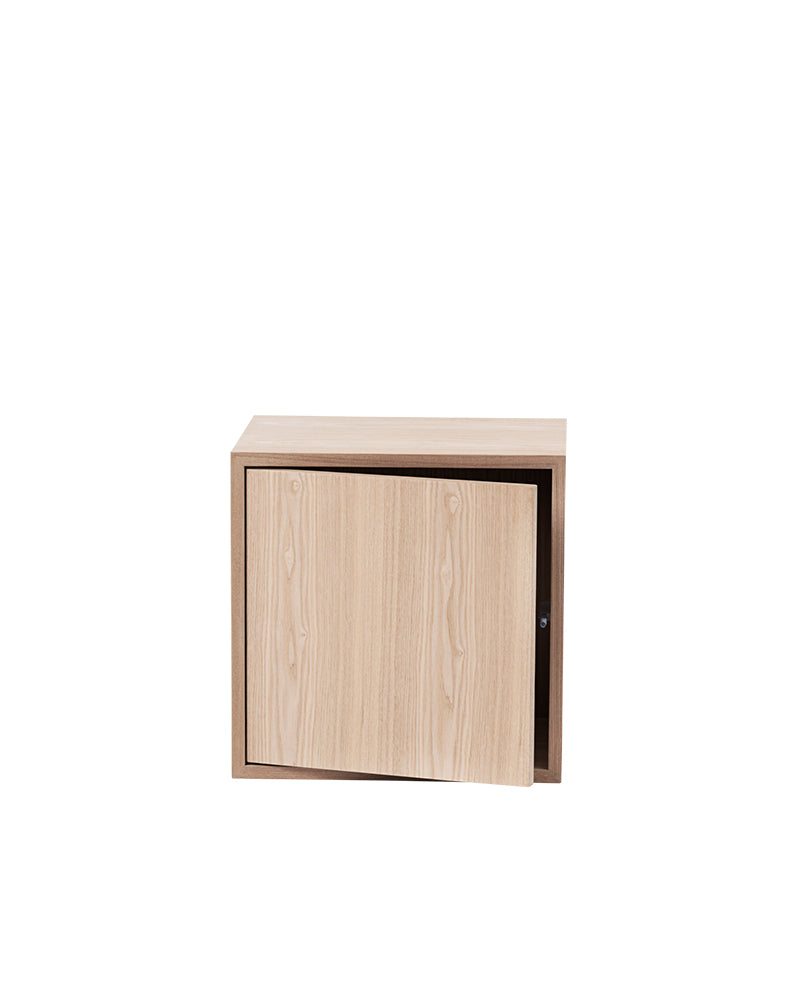 Stacked - étagère en chêne avec porte - moyenne