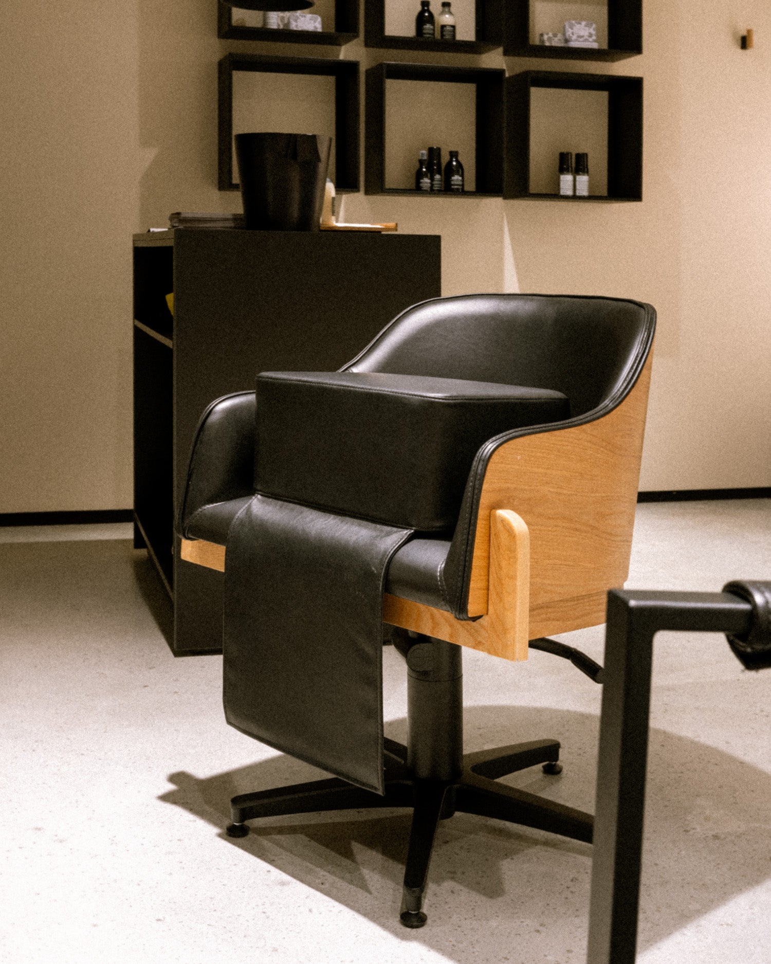 Réhausseur noir - Taille universelle pour fauteuil de coiffure
