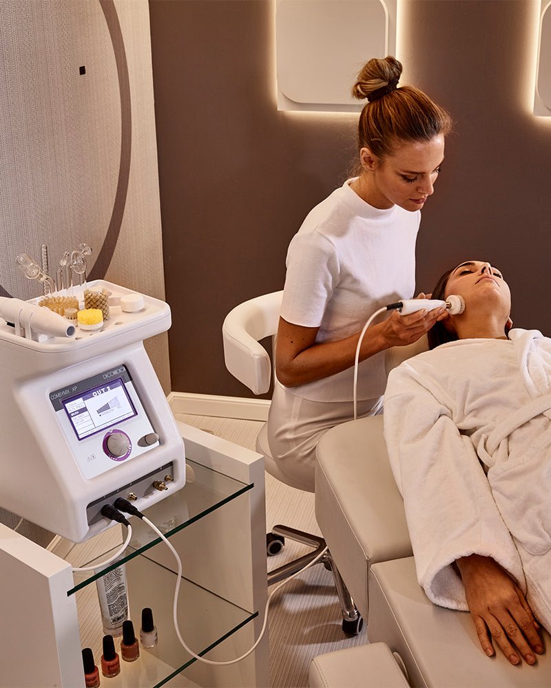 Super Comby 4 - Appareil de soins de la peau multifonction