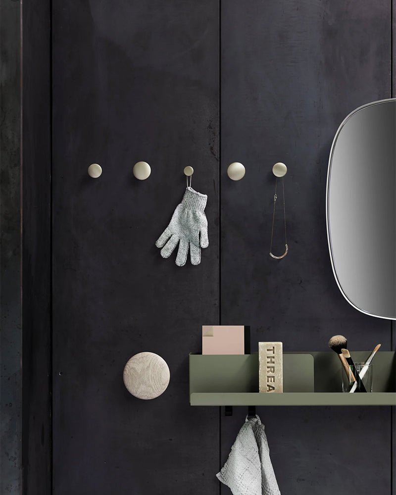 Dots - Patère en métal taupe - ø5
